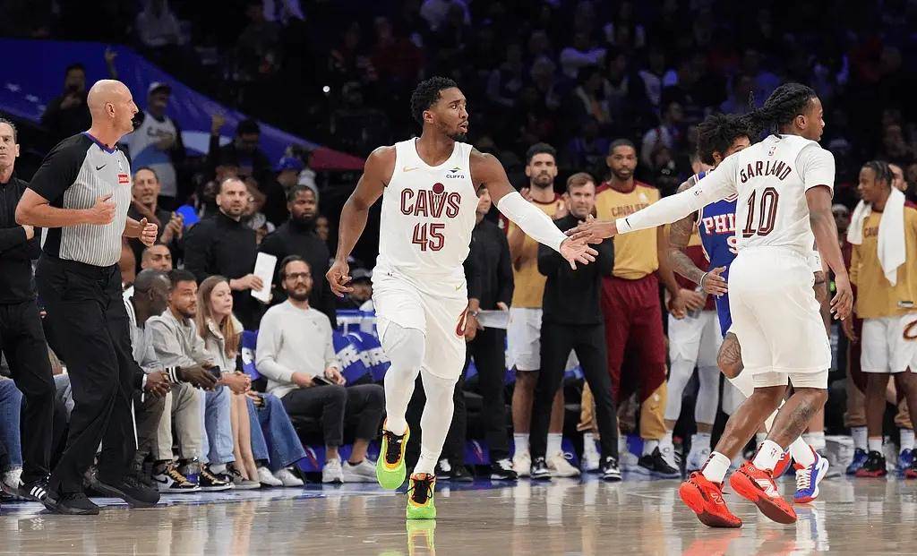 米切尔陷入低谷,刷新队史纪录连败,猛龙球队命运悬念!